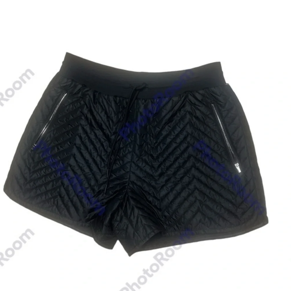 NWOT  $89 Athleta Apres Zip Pockets Black Quilted Ski shorts size 8